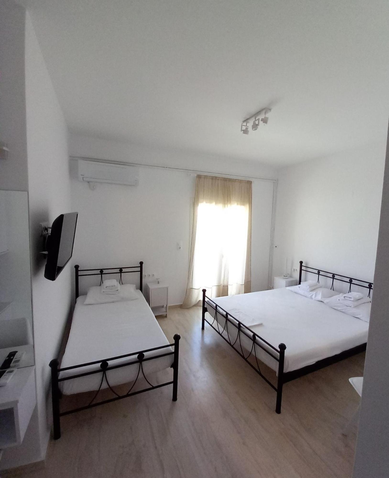 Naias Otel Livadi  Dış mekan fotoğraf