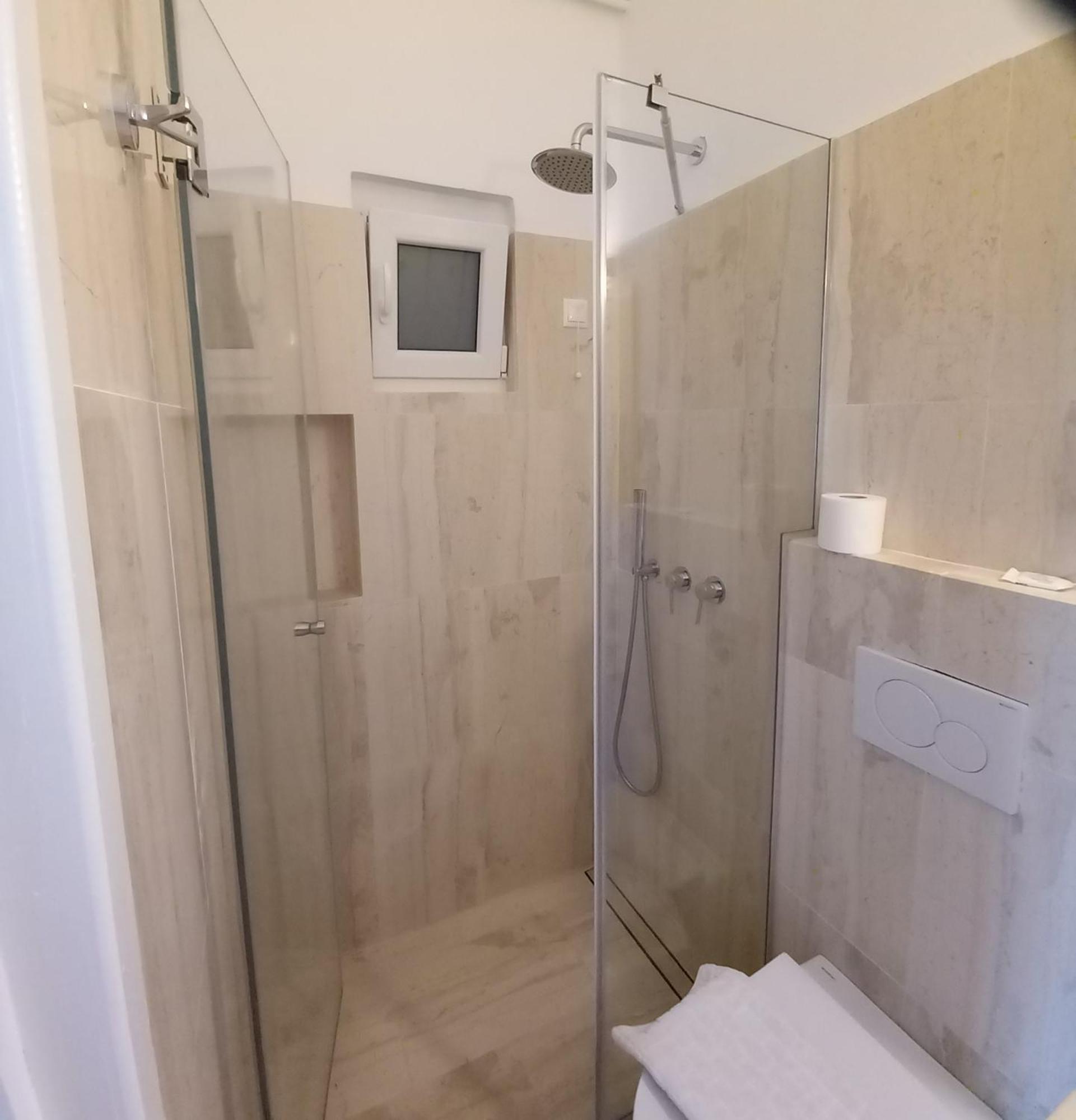 Naias Otel Livadi  Dış mekan fotoğraf